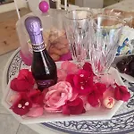 לינה וארוחת בוקר Lety